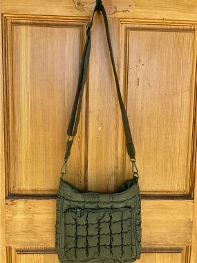 SOLELENE Aura Olive Green Quilted Crossbody Bag